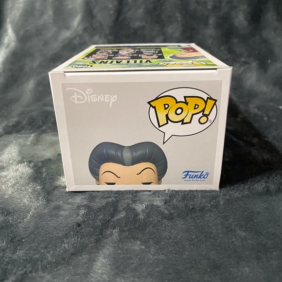 Disney Lady Tremaine #1080 Funko Pop - Picture 4 of 5